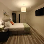 Michael A's Pub Hotel *