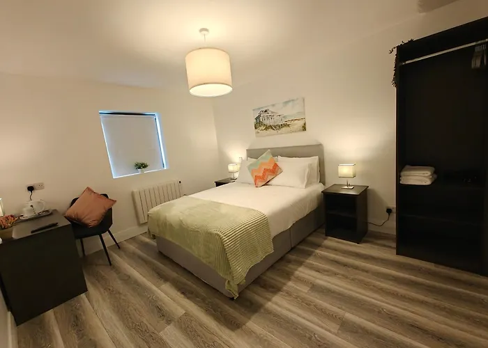 Michael A's Pub Hotell *